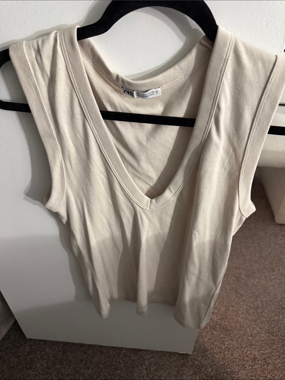 Zara Ivory V-Neck Sleeveless Tank Top